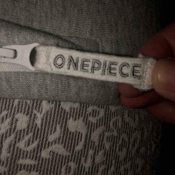 BNWT ONEPIECE ORIGINAL ONESIE  2.0 LIGHT GREY MELANGE - Picture 4 of 6